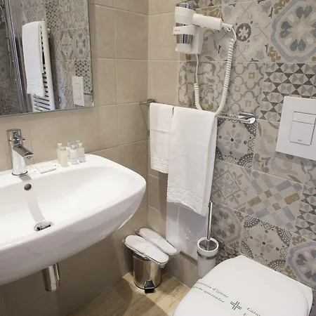 Guest house Leonardo Da Vinci 4*