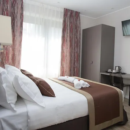 Leonardo Da Vinci Guest house 4*